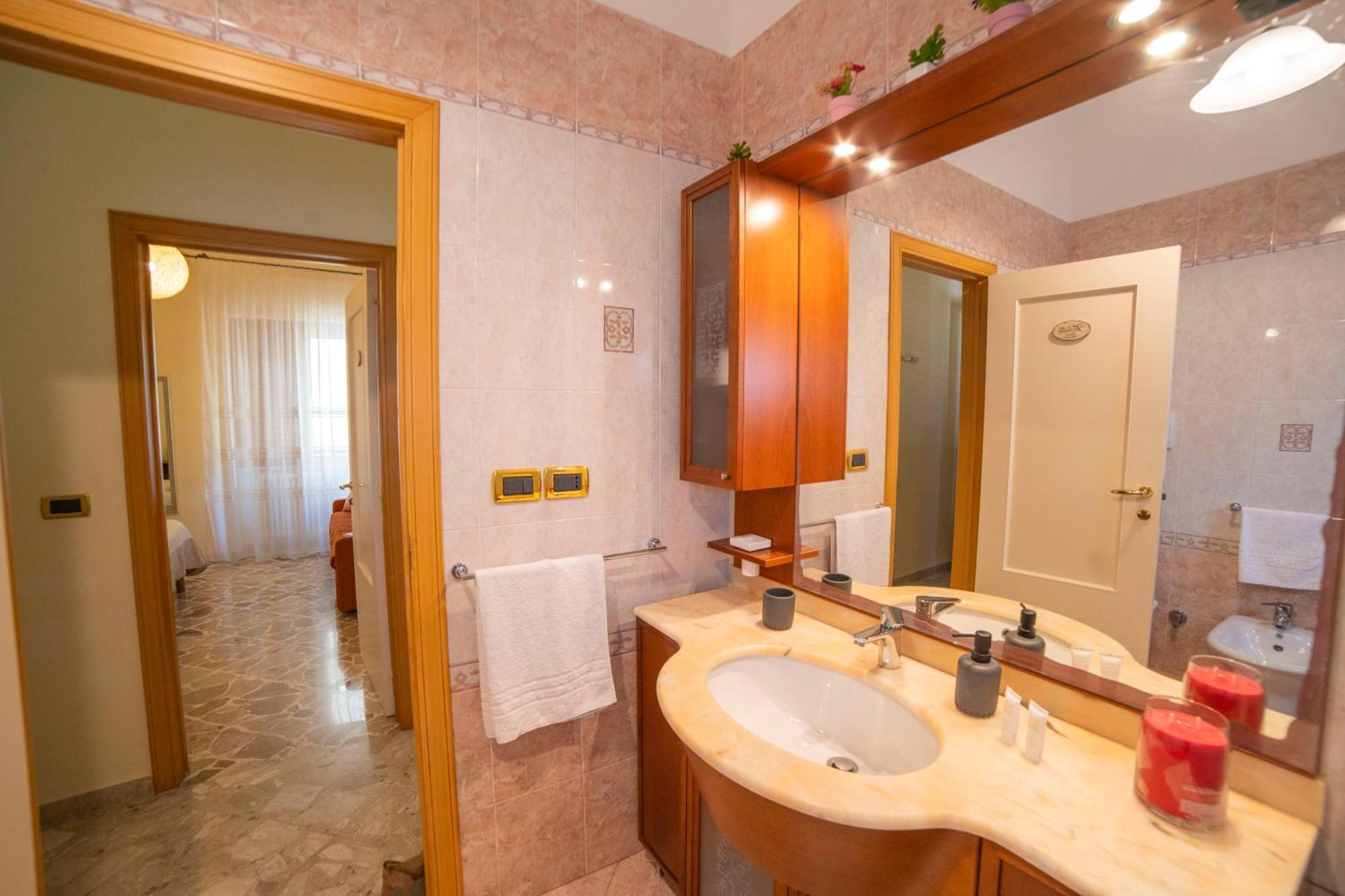 B&B A Due Passi Otranto Dış mekan fotoğraf